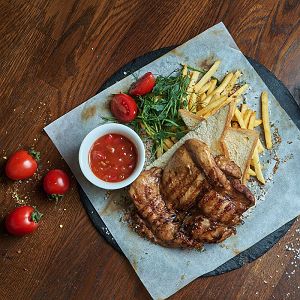 obsah-chutna-jidla-restaurace narodni dum-300x300 Ilustrativni foto kureci steak restaurace Národní dům